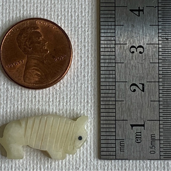 Vintage Native American Zuni Hand Carved Buffalo Fetish Bead Drilled Animal 1" - Picture 12 of 15